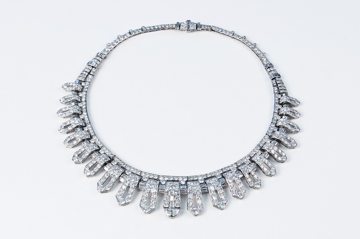 Collana Art Déco di Cartier del 1935, realizzata in platino e diamanti