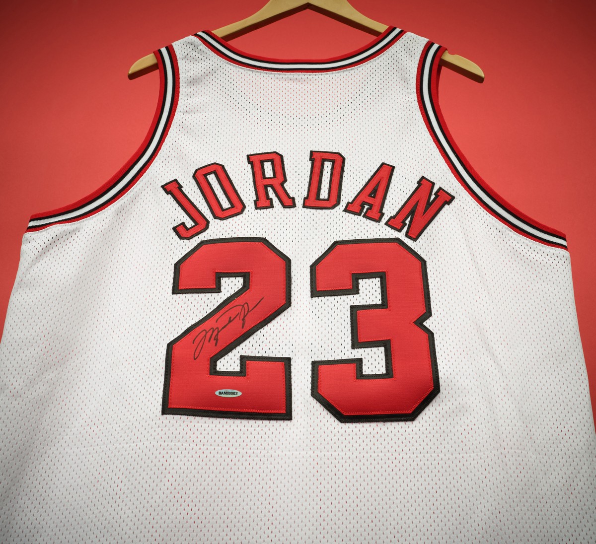 Maglia indossata da Michael Jordan nel 1998 durante i Playoff NBA