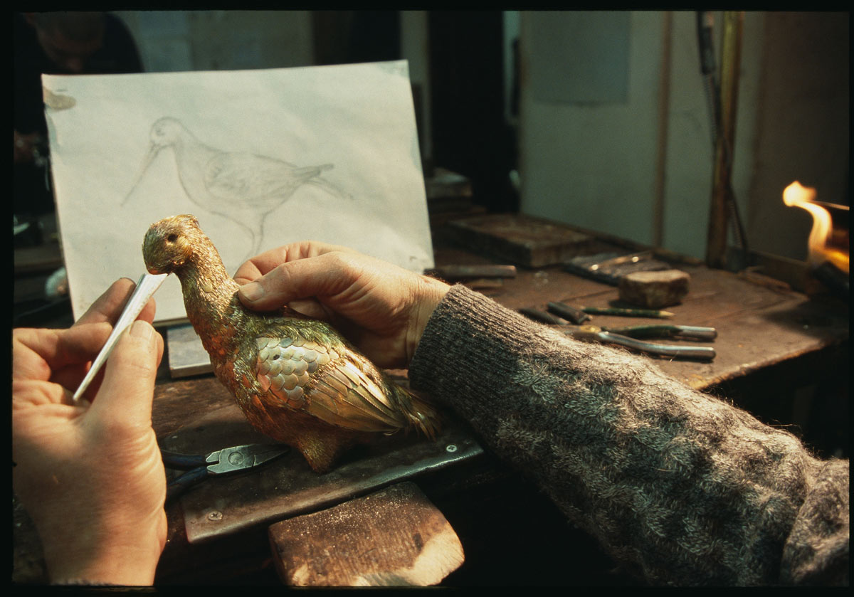 Realizzazione delle figure degli animali della collezione “Furry Animals”, tramite la lavorazione di sottili filamenti d’argento