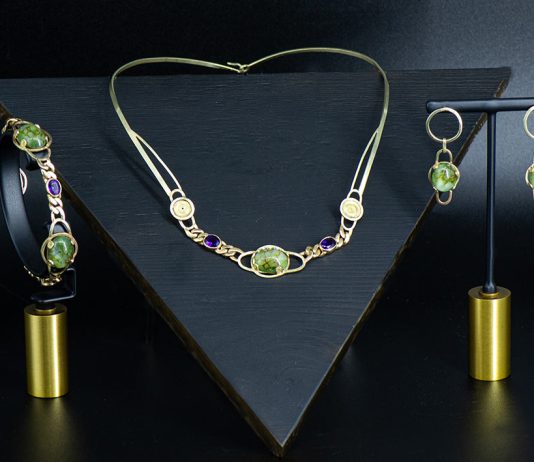 The Unique Show 2025: gioielli, awards e charity protagonisti della nuova edizione a Monte-Carlo Collezione di ametiste e pietre verdi in filigrana d’oro