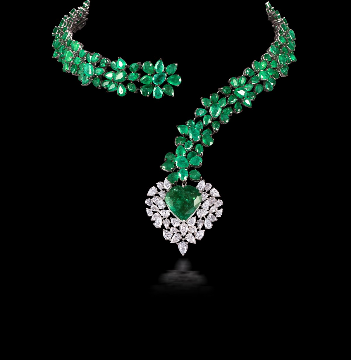 Mahesh Notandass, collana con smeraldi e diamanti