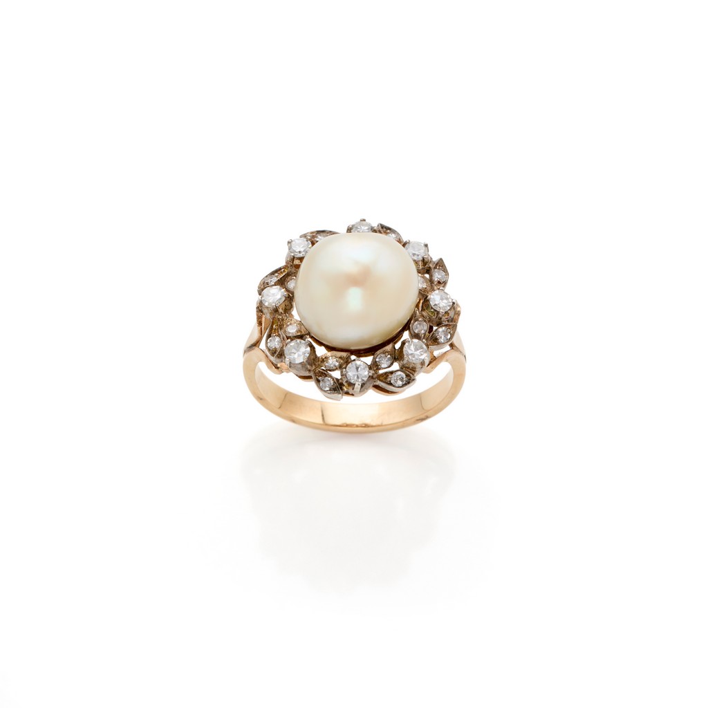 Anello con perla naturale e diamanti huit huit.