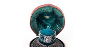 Cartier, Bulgari, Hermès e Chanel: le icone del lusso all’asta da “Faraone Casa D’Aste” a Milano Colletto Settepassi in oro e argento e collier de chien in platino, collezione Dora VonWiller.