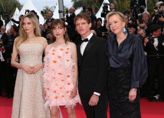 Festival di Cannes 2025: il red carpet brilla di eleganza con le creazioni Chopard e i look delle star del cinema Angelina Jolie, Marie Colomb, Finn Bennett e Caroline Scheufele sul red carpet