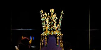 I gioielli della mitologia coreana: connessione tra terra e cielo Una corona di Silla, del periodo dei Tre Regni