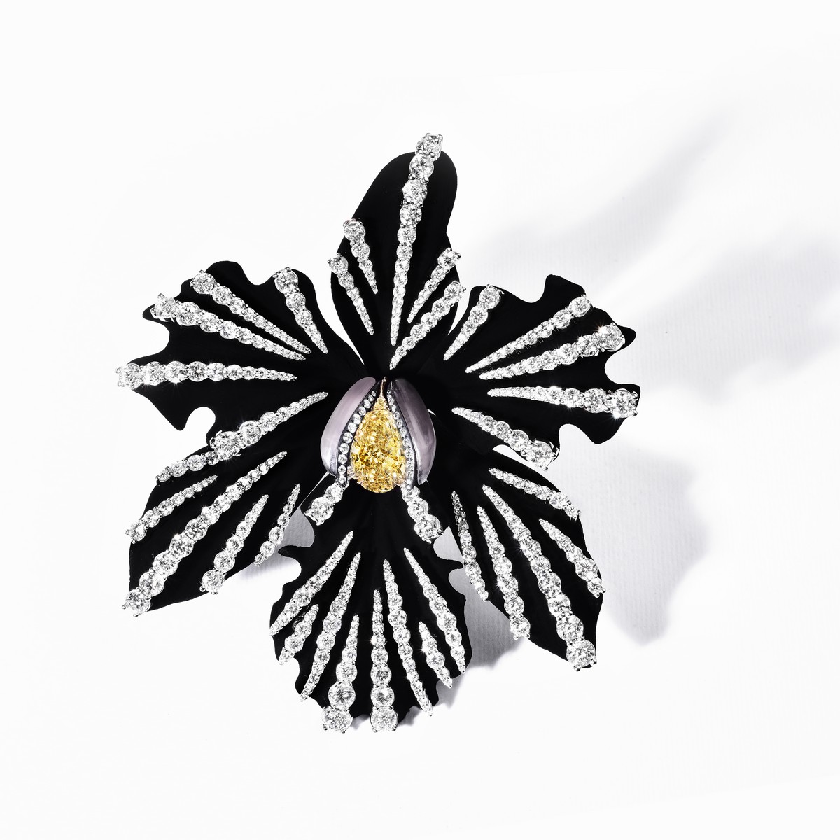 Spilla “Vegas” di Busatti 1947
