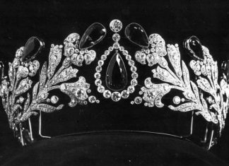 Phillips porta all’asta a Ginevra i tesori della storica famiglia Vanderbilt, star della Gilded Age statunitense Tiara nuziale Cartier composta da ametiste e diamanti, donata da Alice Gwynne Vanderbilt a sua figlia Gladys per il suo matrimonio con il conte ungherese László Széchényi nel 1908