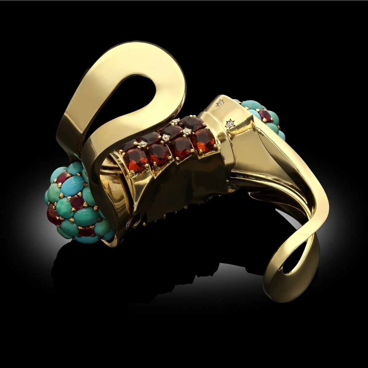 Il meccanismo che permette di indossare il bracciale “Rouleau”con un gesto, senza rovinarne l’eleganza