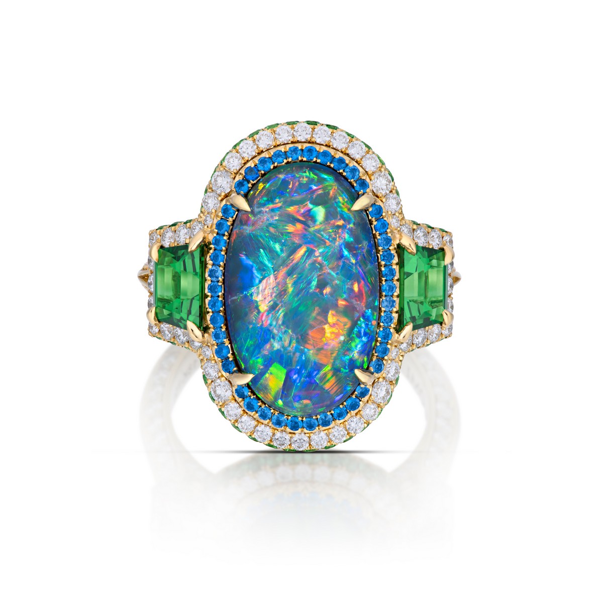 Anello in oro con Opale incorniciata da granati tsavoriti e hauynite