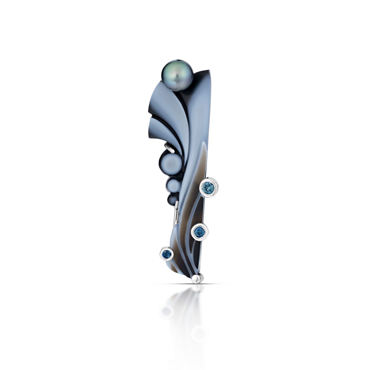 Spilla “Aqua Celeste”, secondo posto in Man’s Wear e vincitrice dell’Alfie Norville Women in Excellence Awards per la categoria Man’s Wear