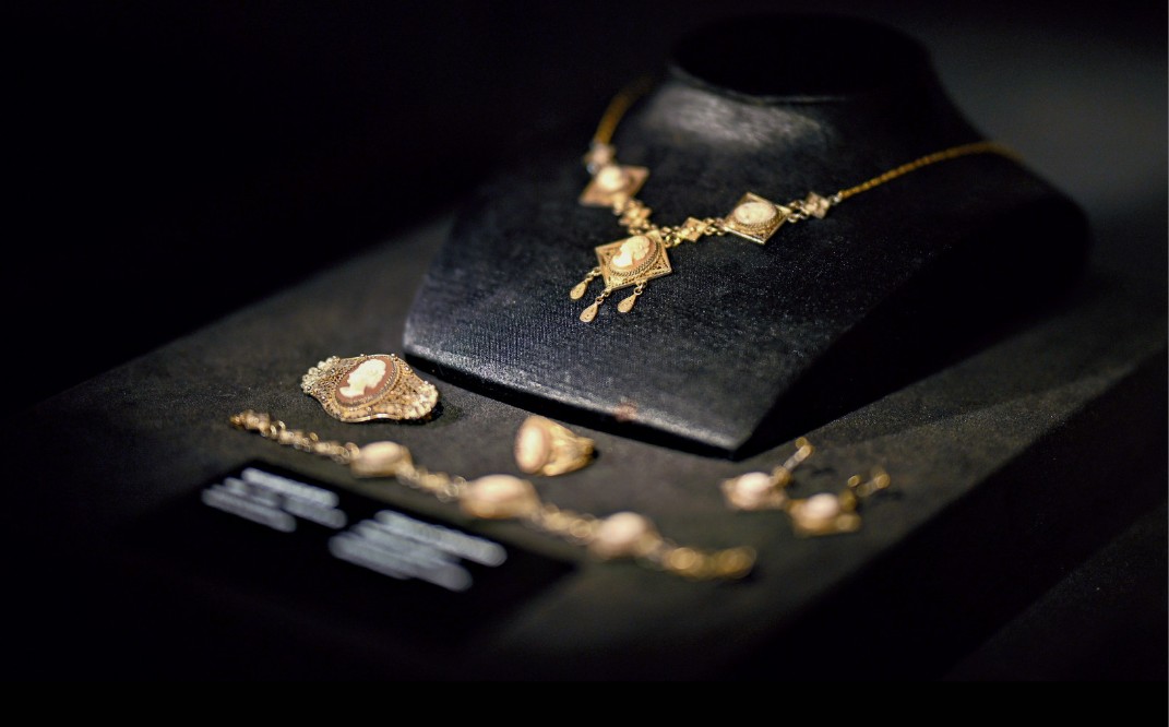 Parure “Vintage Collection” del 1985 esposta durante la mostra