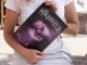 Ricerca materica e fotomicrografia nel nuovo Alkimiya Mag 4: i “paesaggi invisibili” dei cristalli e l’estetica del gioiello Alkimiya Mag nr. 4, Estate/Autunno 2025