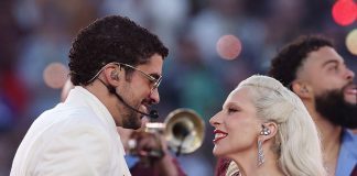 Bad Bunny al Super Bowl: diamanti naturali sotto i riflettori tra amore e l’idea di un’America senza confini Esibizione di BadBunny e Lady Gaga durante l’half-time show del Super Bowl