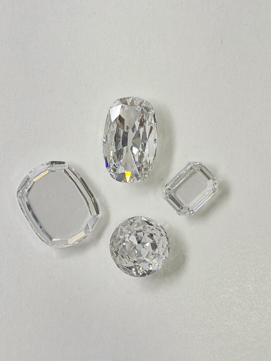 Diamanti con diversi stili di taglio vintage