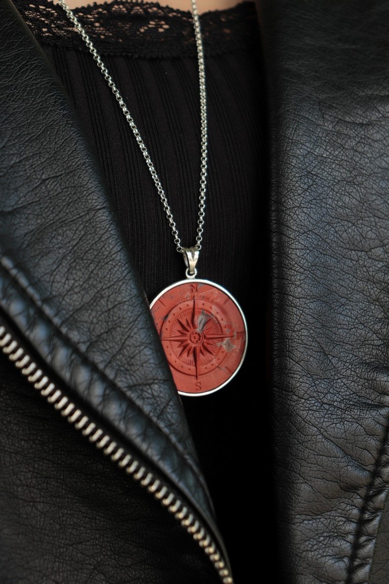 Collana in diaspro dalla collezione “Happy Gems” di Herbert Stephan