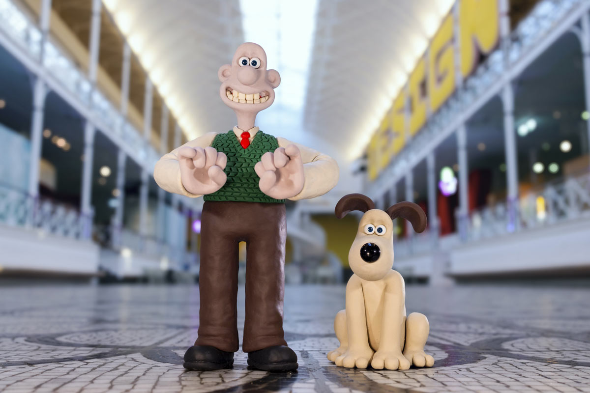 Wallace e Gromit in visita all’interno del Young V&A Museum