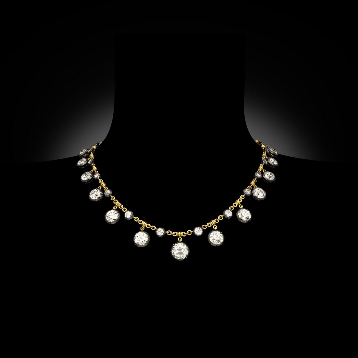 La collana riviére, revival georgiano, con diamanti taglio Old European, firmata Hancocks London